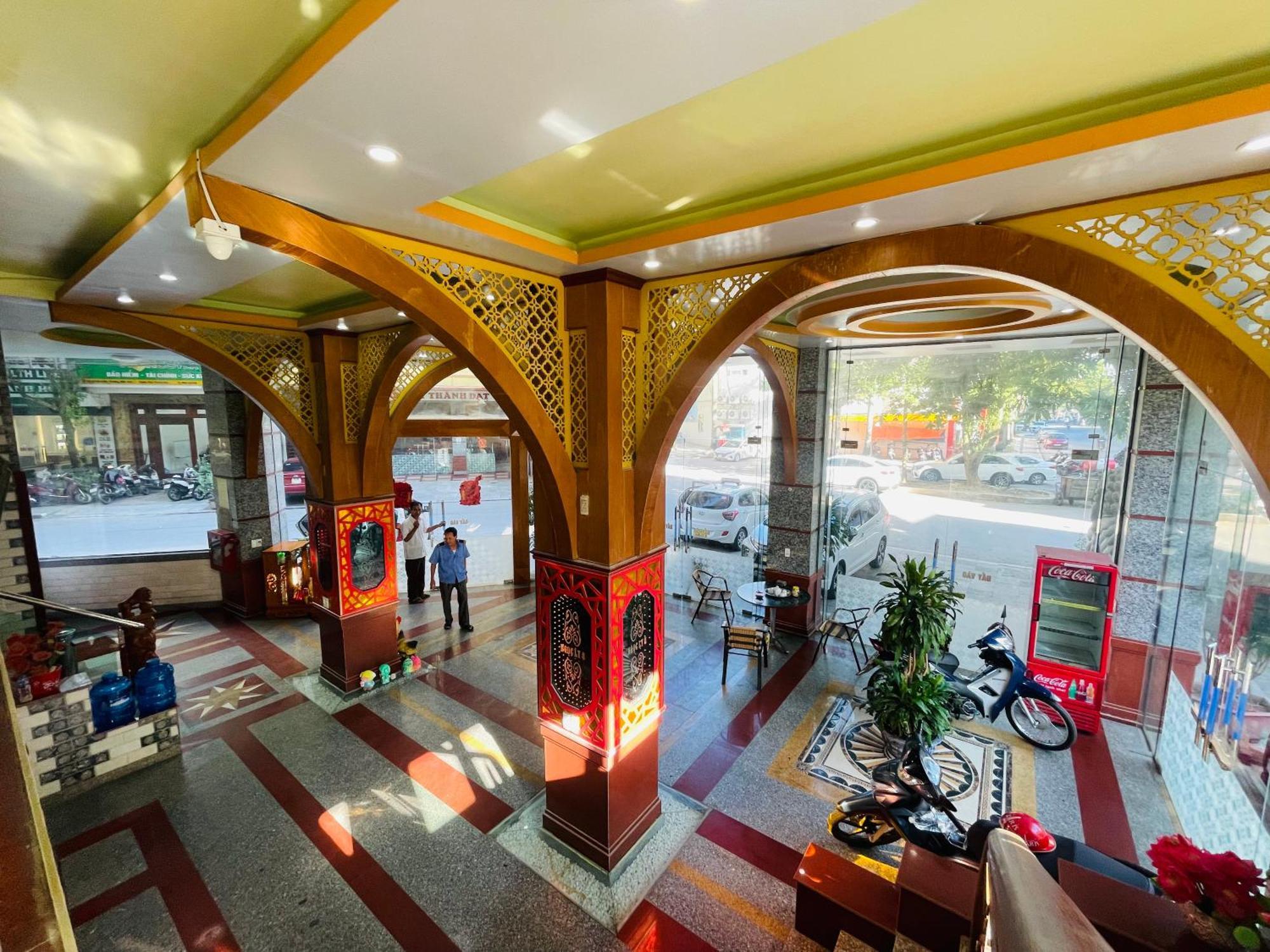 Khach San Ngoc Ly 8 Hotell Thanh Hóa Exteriör bild
